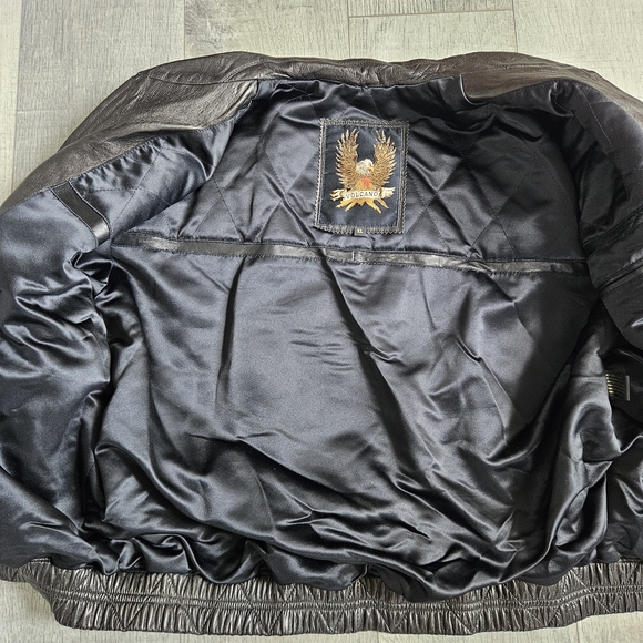 Stylish Black Leather Bomber Jacket with Yellow Details - Picture 5 of 10